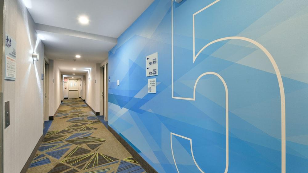 Holiday Inn Express Staten Island West, An Ihg Hotel New York Exterior photo