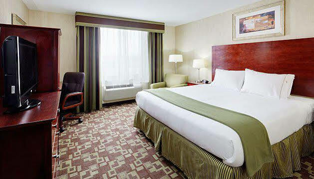 Holiday Inn Express Staten Island West, An Ihg Hotel New York Exterior photo